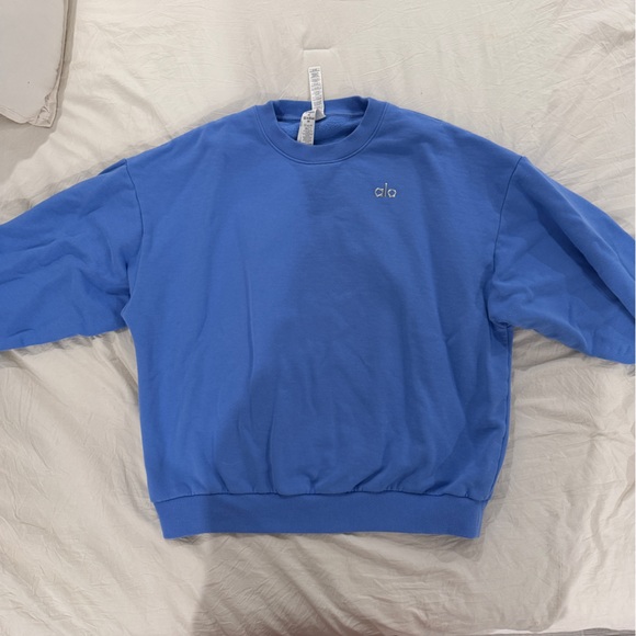ALO Yoga Tops - ALO Yoga Set: Crewneck Sweater and Accolade sweatpants in Crystal clear blue